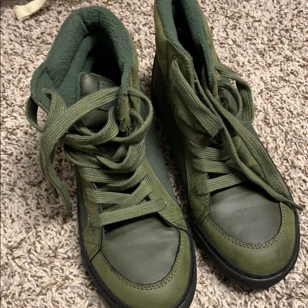 Boys boots